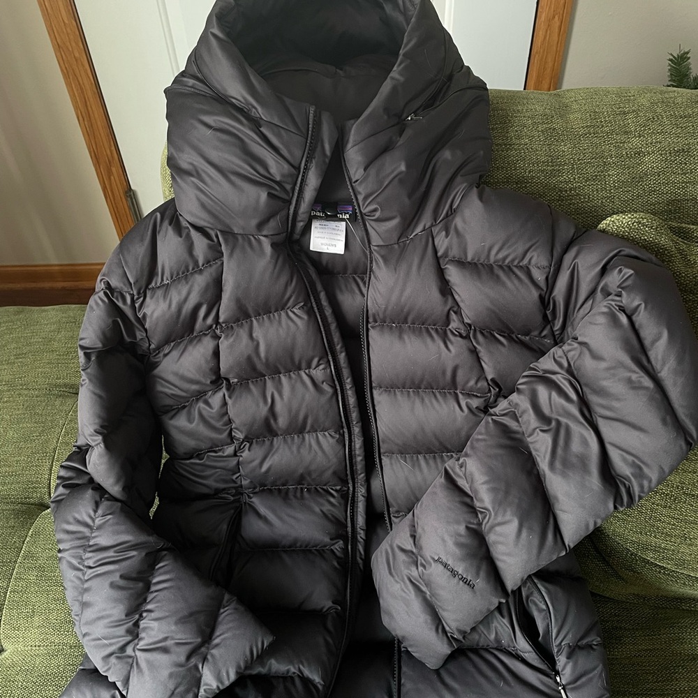 Women’s Black Patagonia Down Puffer Jacket